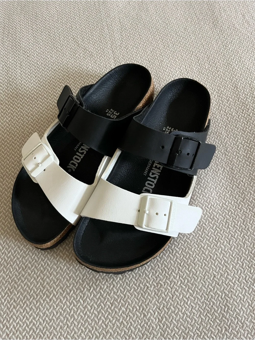 Birkenstock Women's Arizona Split Black & White Sandals Size 35/225/L4